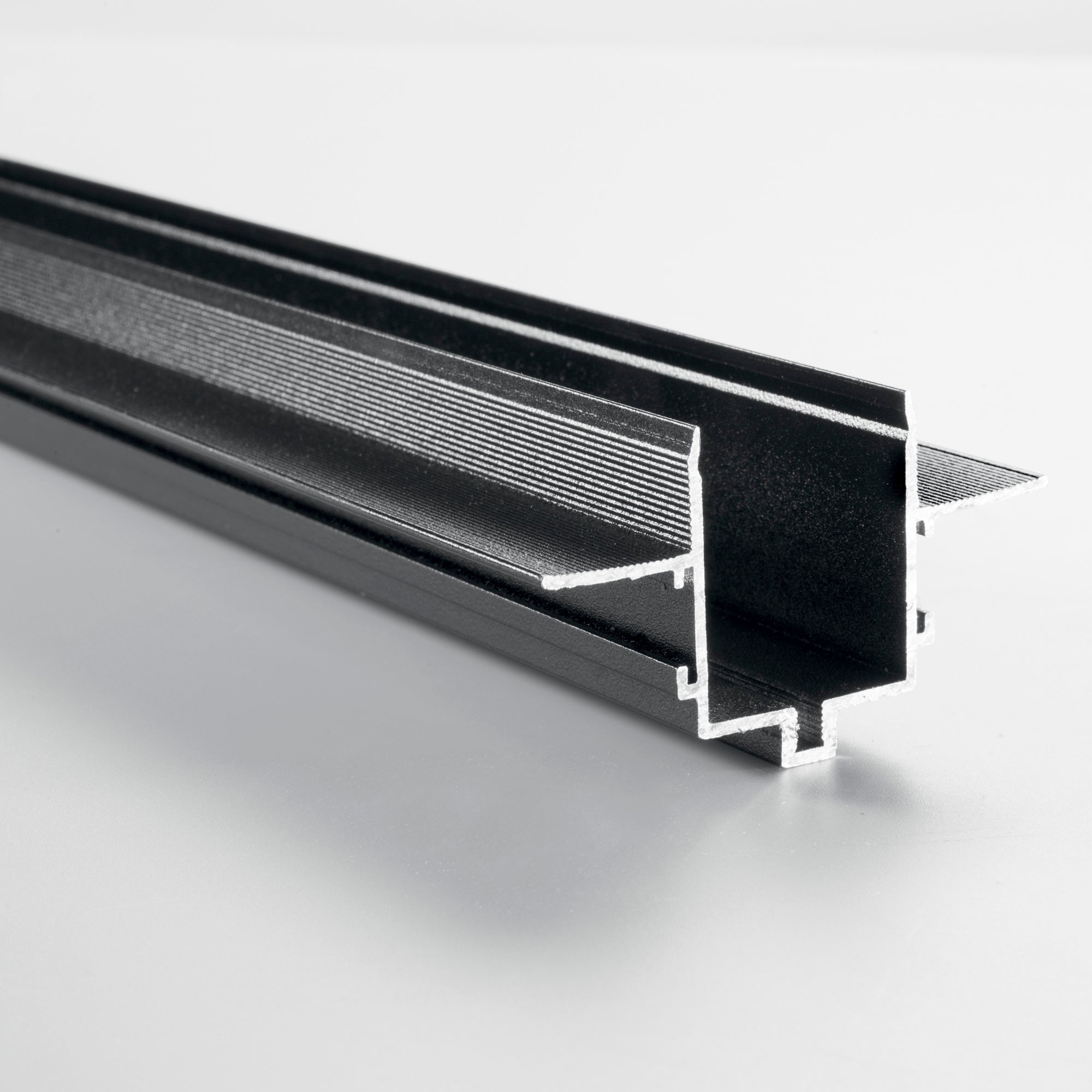 Alloggio per sistema binario montaggio ad incasso a filo 2 metri BERNINI. - FT-FeelThe