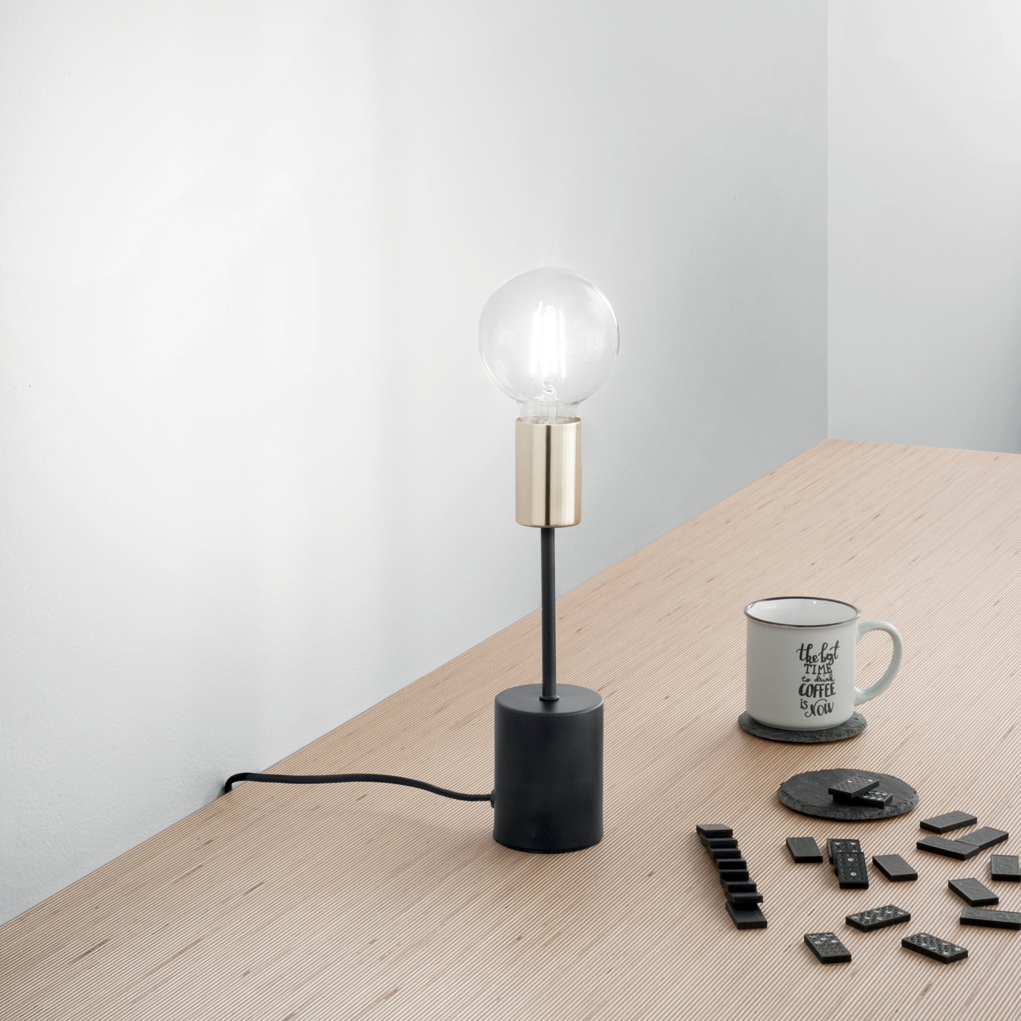 Lampada da tavolo AXON in metallo e cavo in tessuto - FT-FeelThe