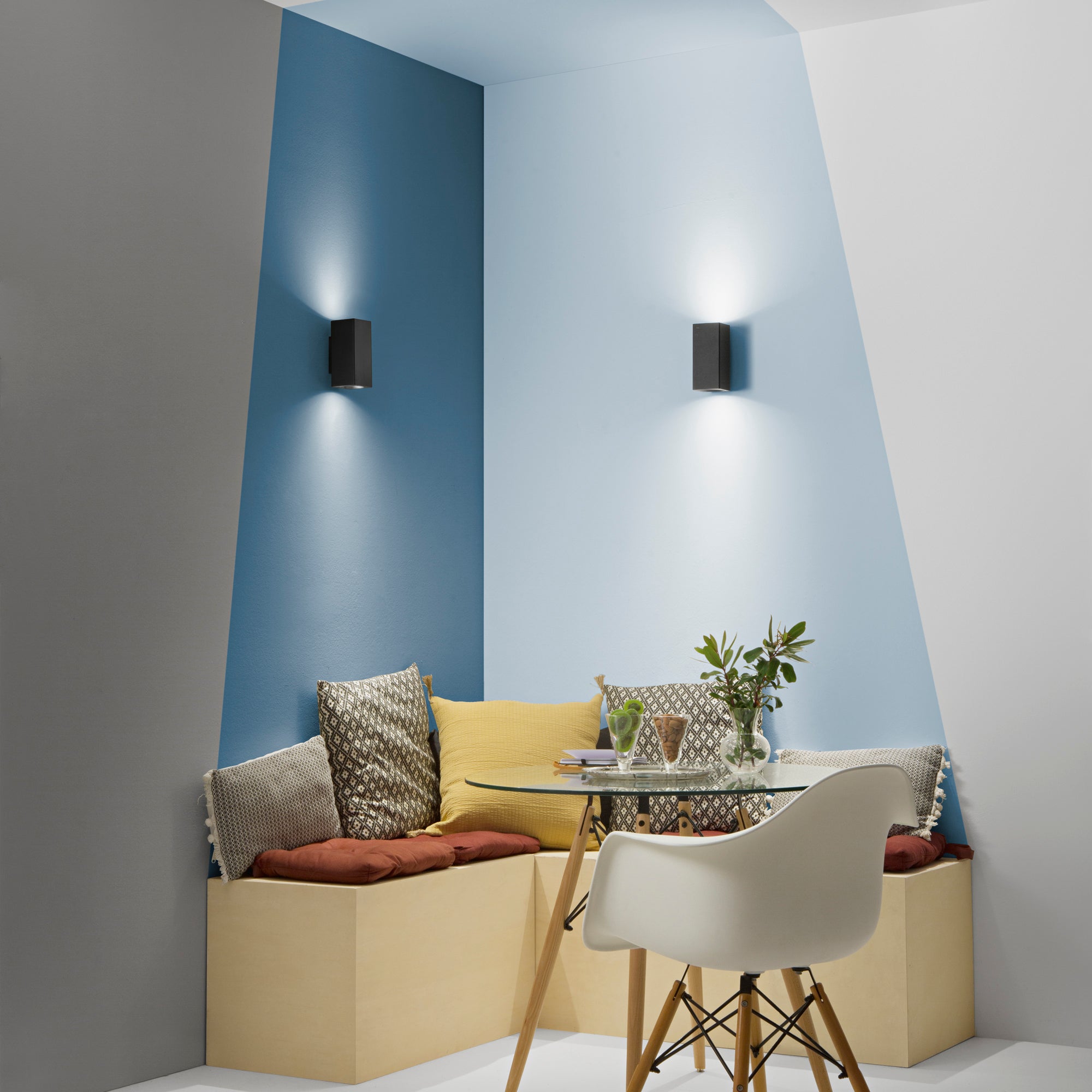 DUDUK square metal wall light with double-beam light 