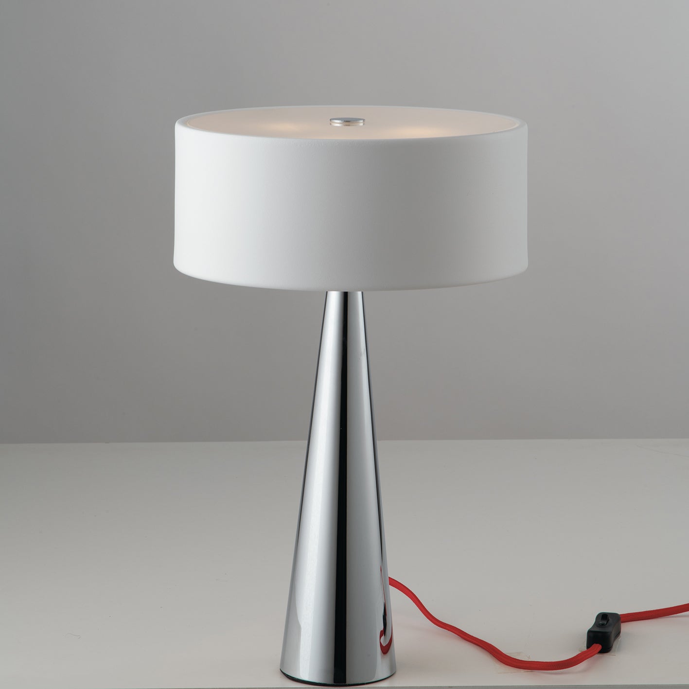 Lampada da tavolo argento HEMINGUAY in metallo con paralume in alluminio - FT-FeelThe