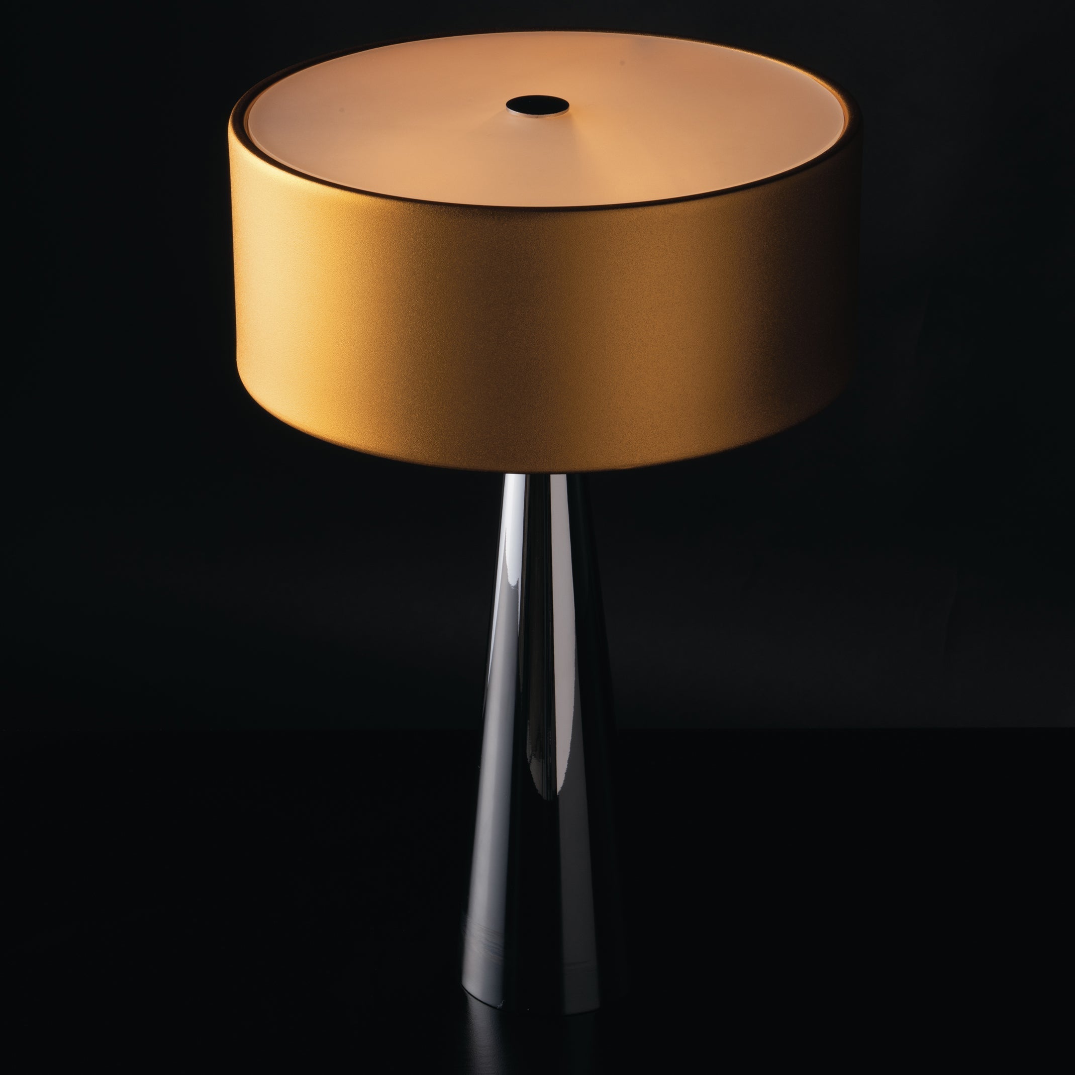 Lampada da tavolo argento HEMINGUAY in metallo con paralume in alluminio - FT-FeelThe