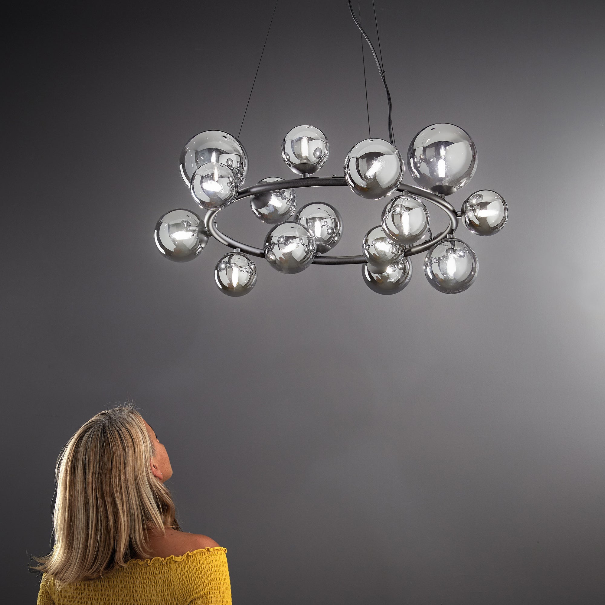 Lampadario a sospensione HONEY con sedici diffusori in vetro soffiato - FT-FeelThe