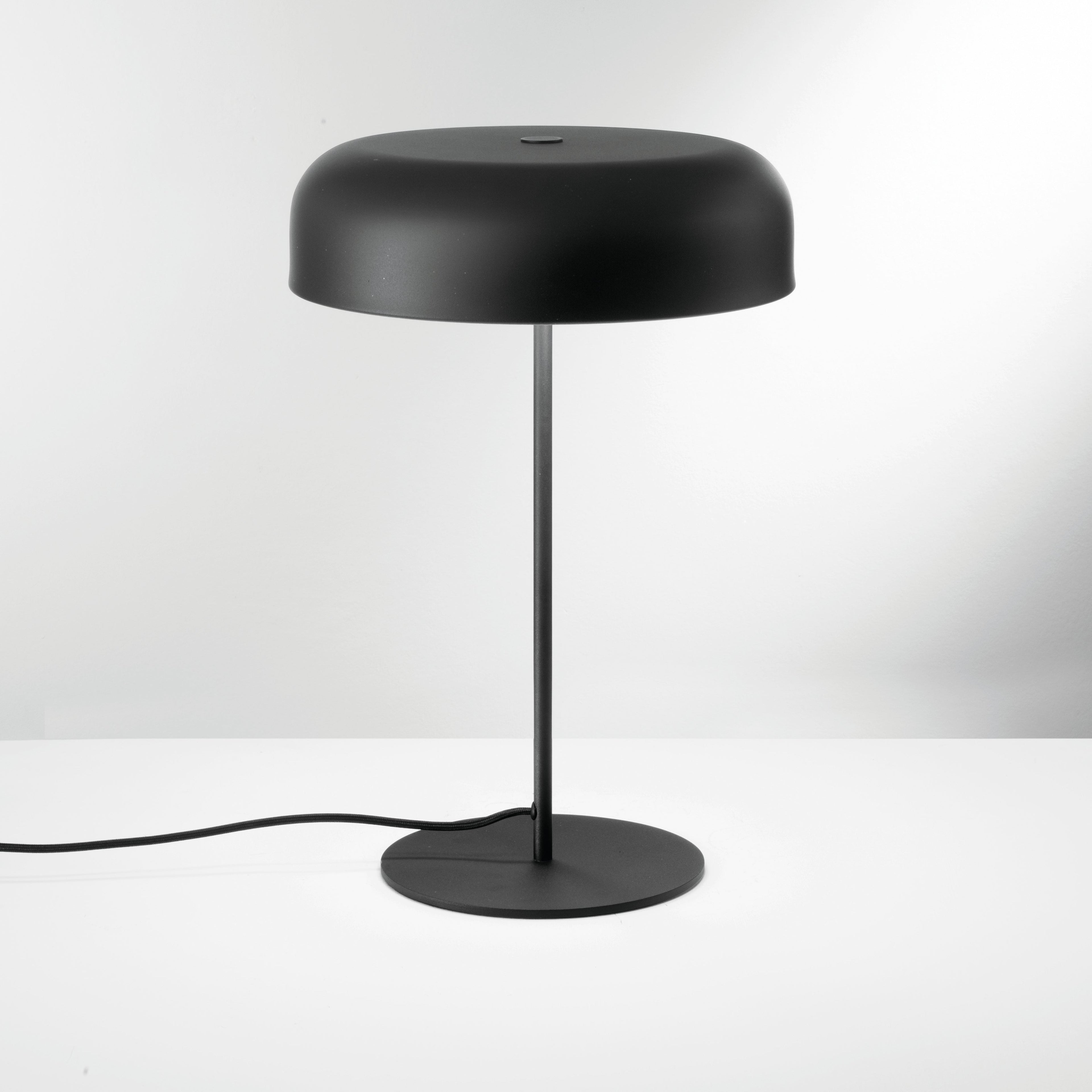 Lampada da tavolo ICEMAN oro in metallo - FT-FeelThe