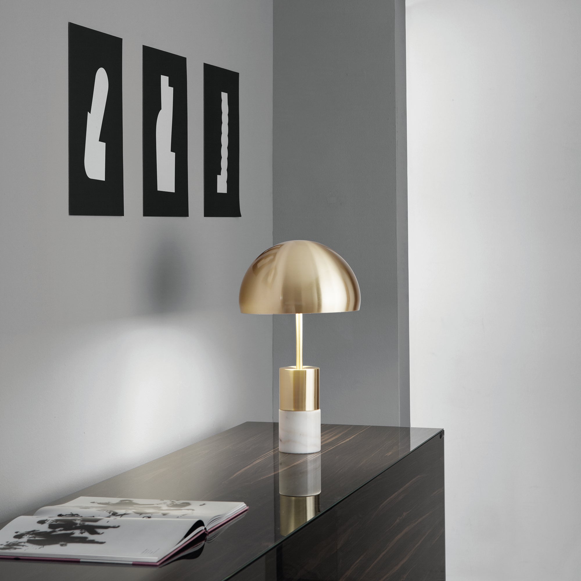 Lampada da tavolo oro IGEA in metallo con base in marmo - FT-FeelThe
