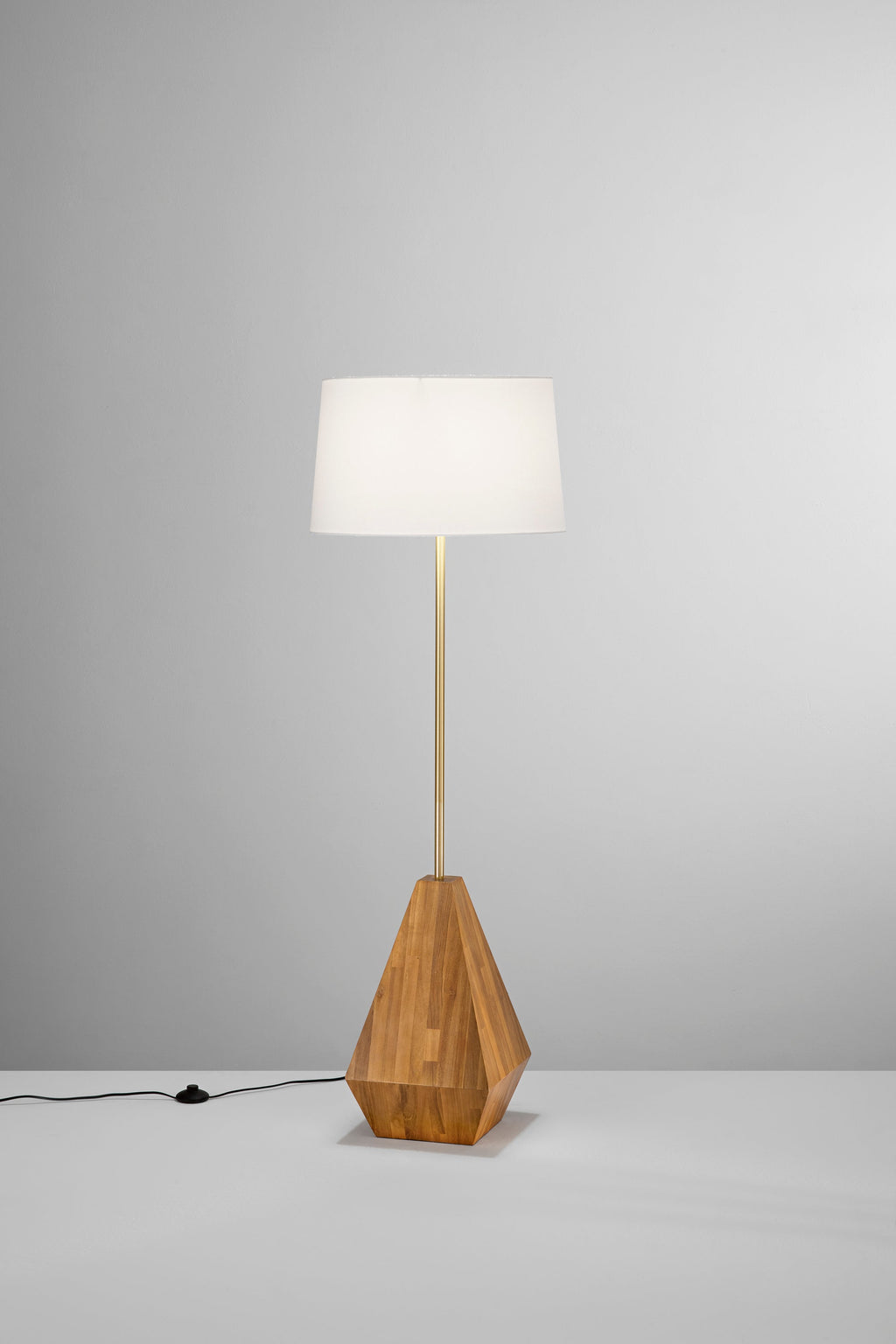 Piantana Munari in legno con paralume bianco | FT Feel The