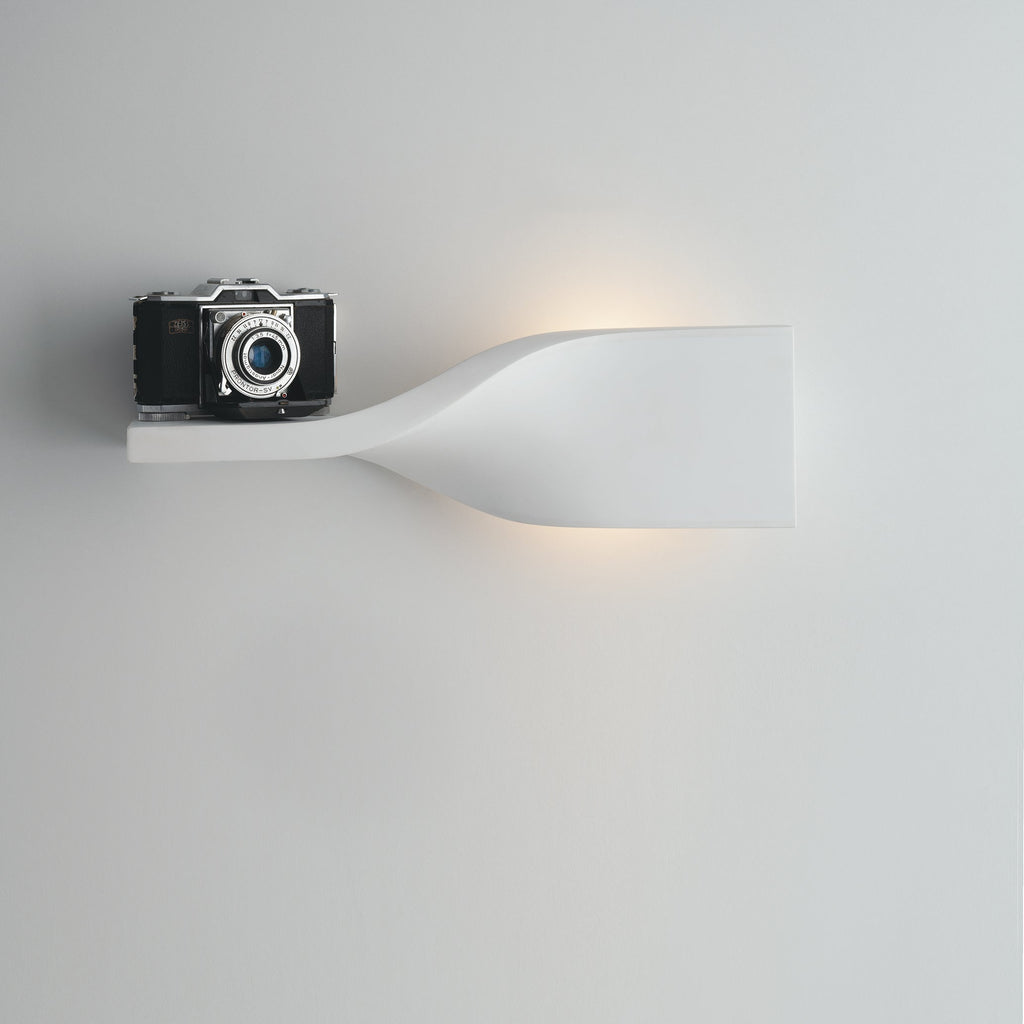 Applique PIROETTE verniciabile con mensola e luce biemissione - FT-FeelThe