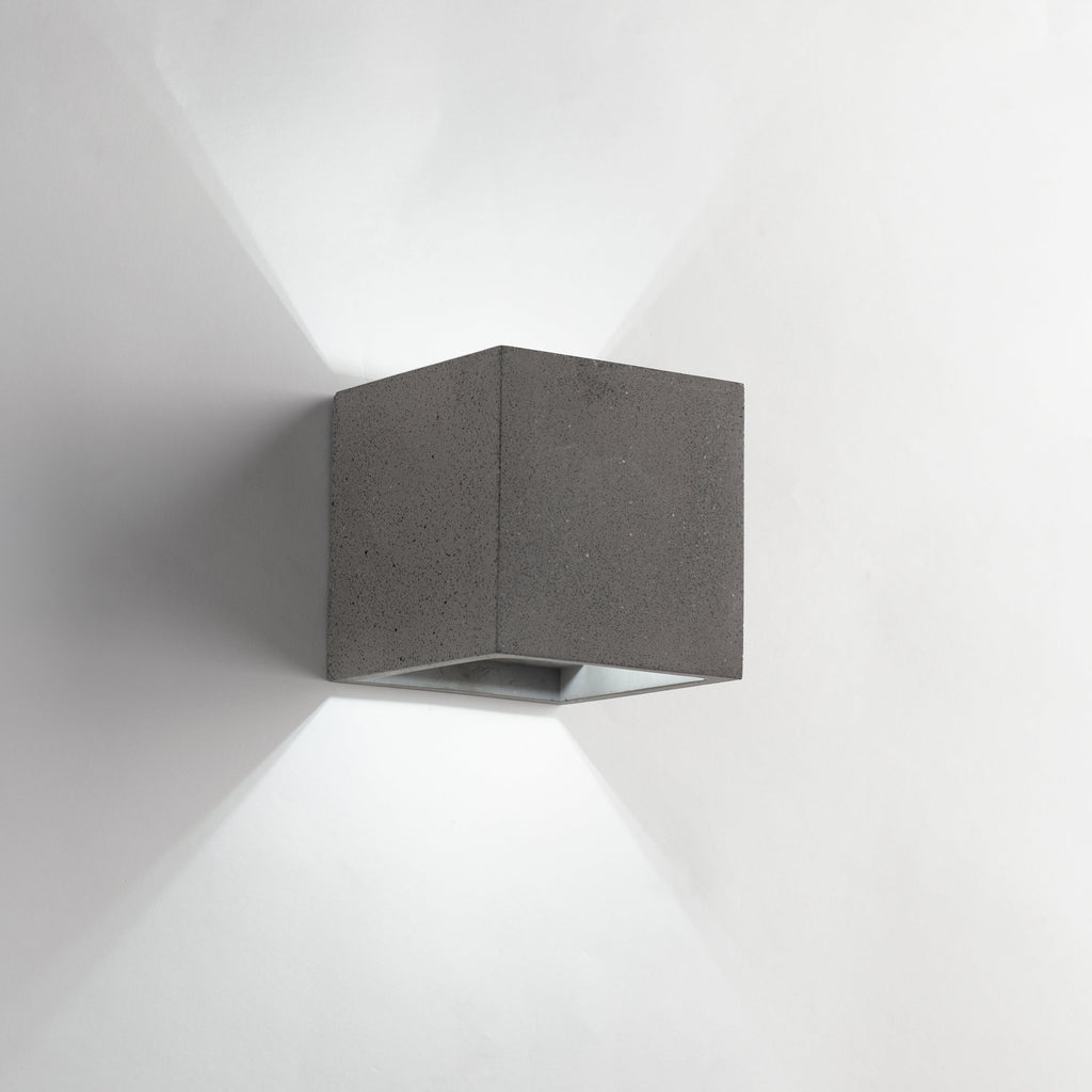 Applique RUBIK in cemento naturale e luce biemissione - FT-FeelThe