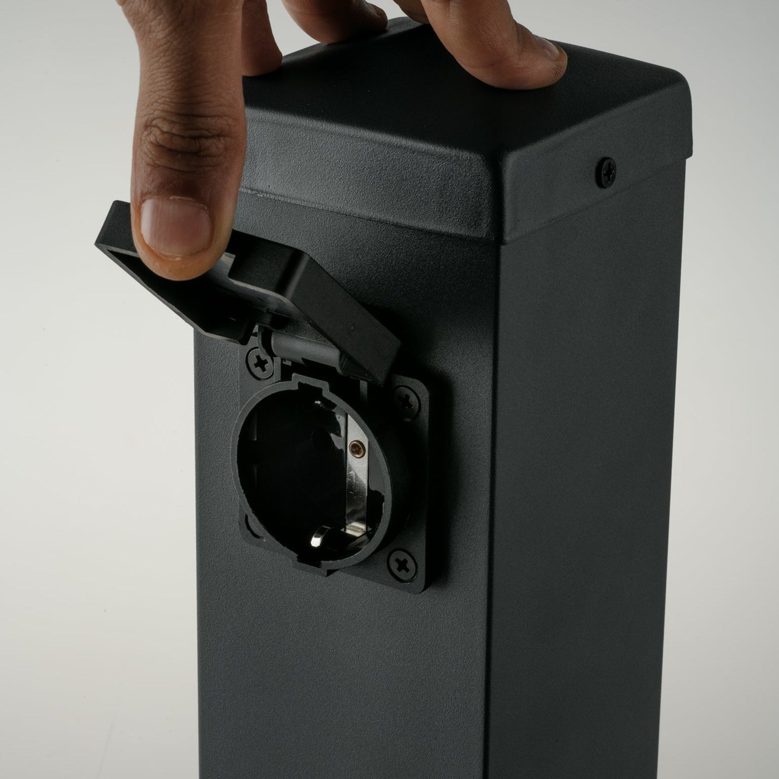 Torretta energetica da giardino STATION con due prese - FT-FeelThe