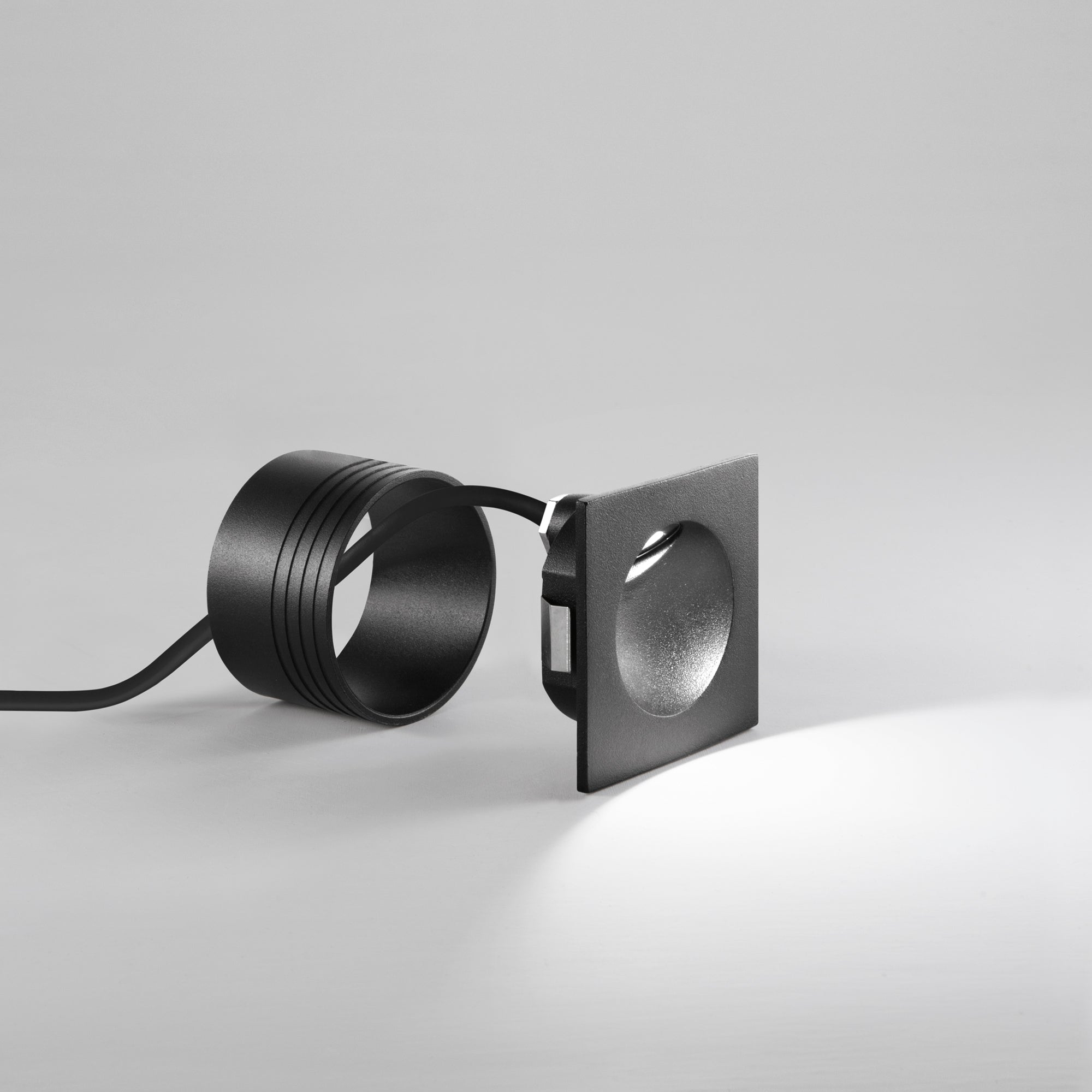 Segnapassi ONYX in alluminio pressofuso | FT Feel The