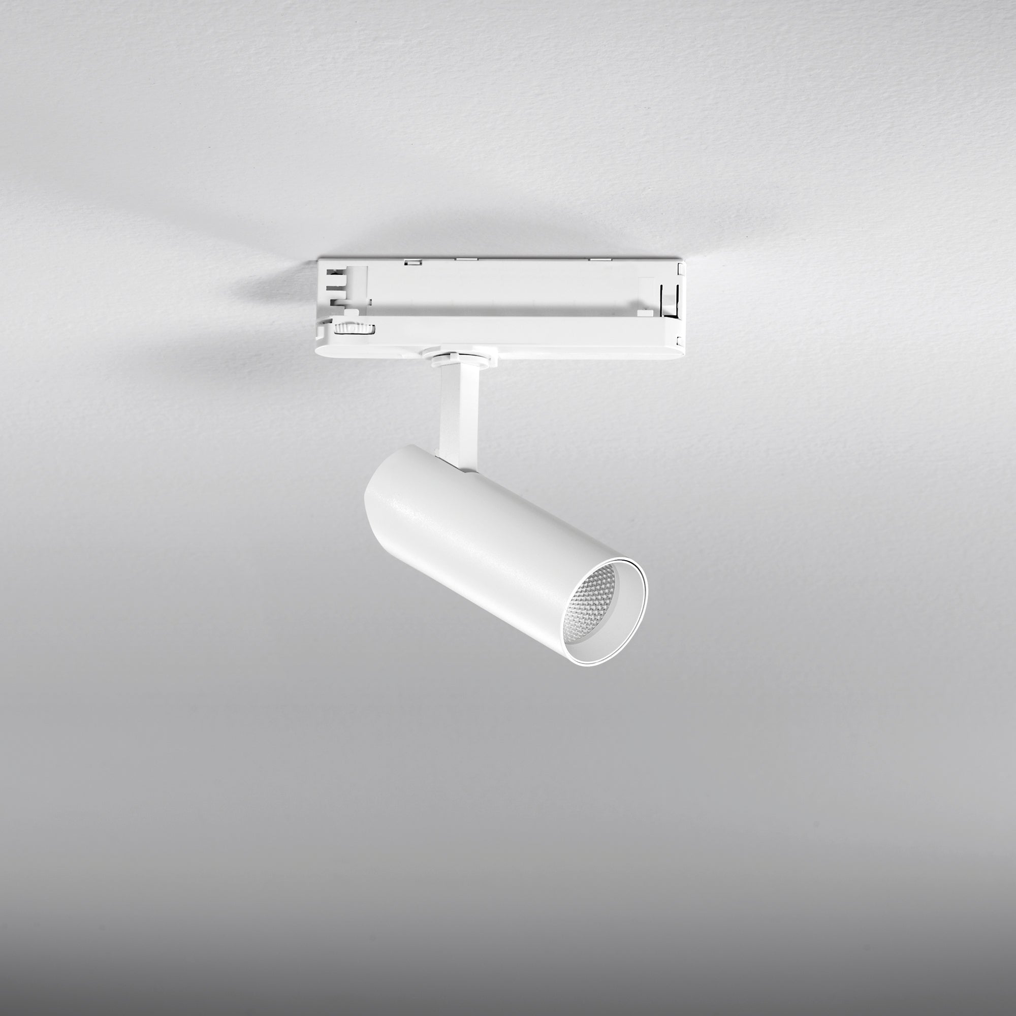 Faro LED ACTION con adattatore trifase invisibile - FT-FeelThe