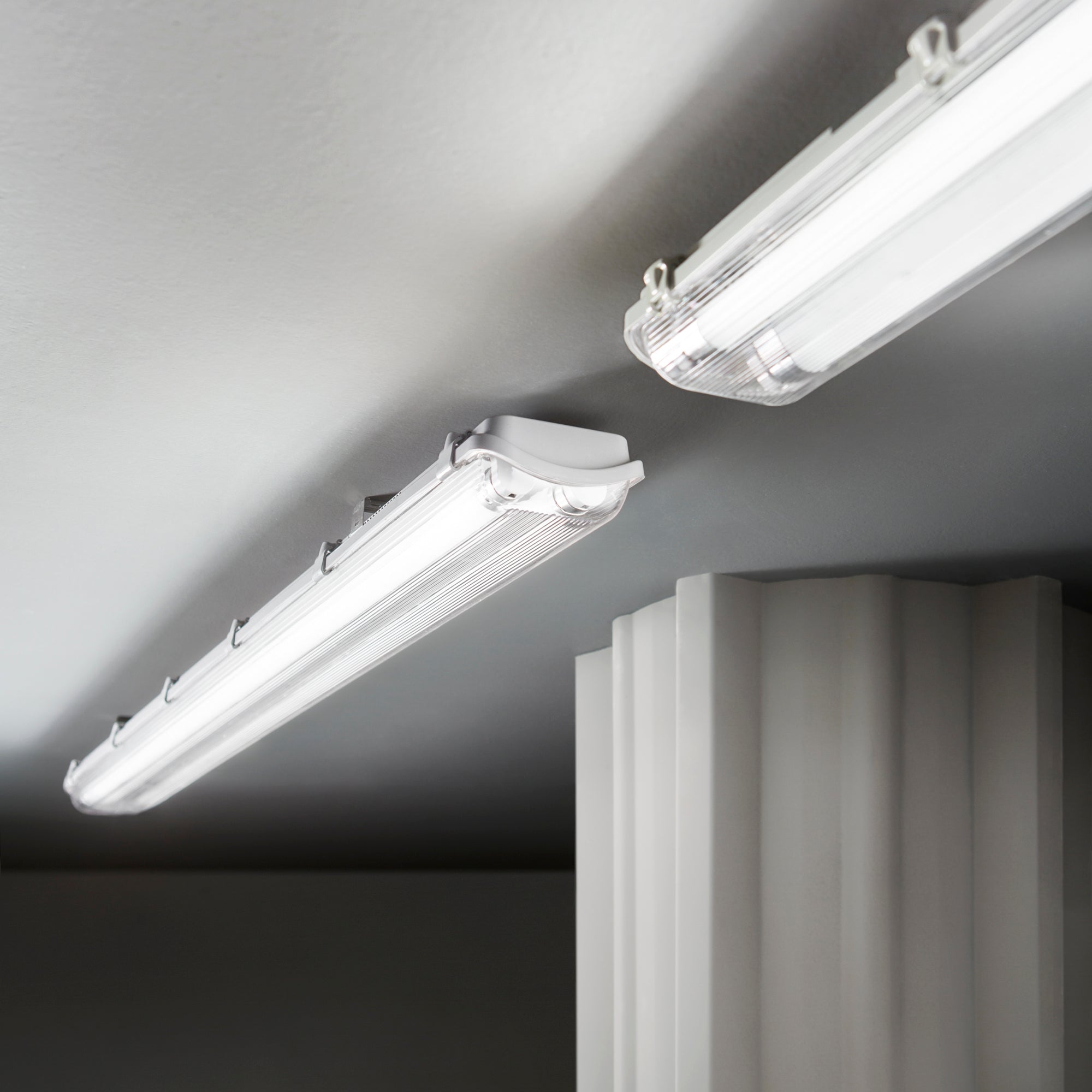 Plafoniera stagna ATLANTIC per tubi a LED bilampada in PC+PC. - FT-FeelThe