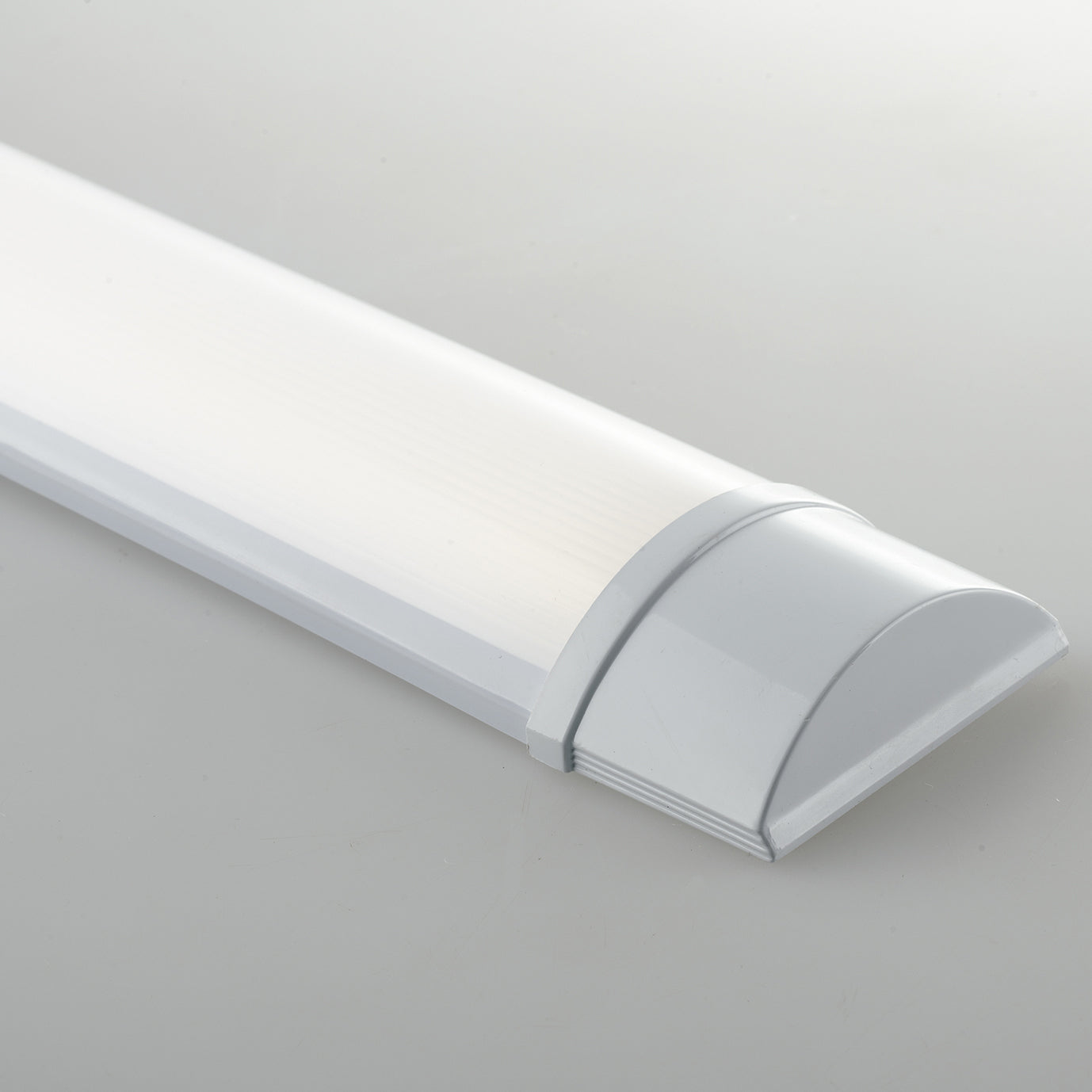 Barra LED sottopensile BATTEN in alluminio bianco a luce naturale - FT-FeelThe