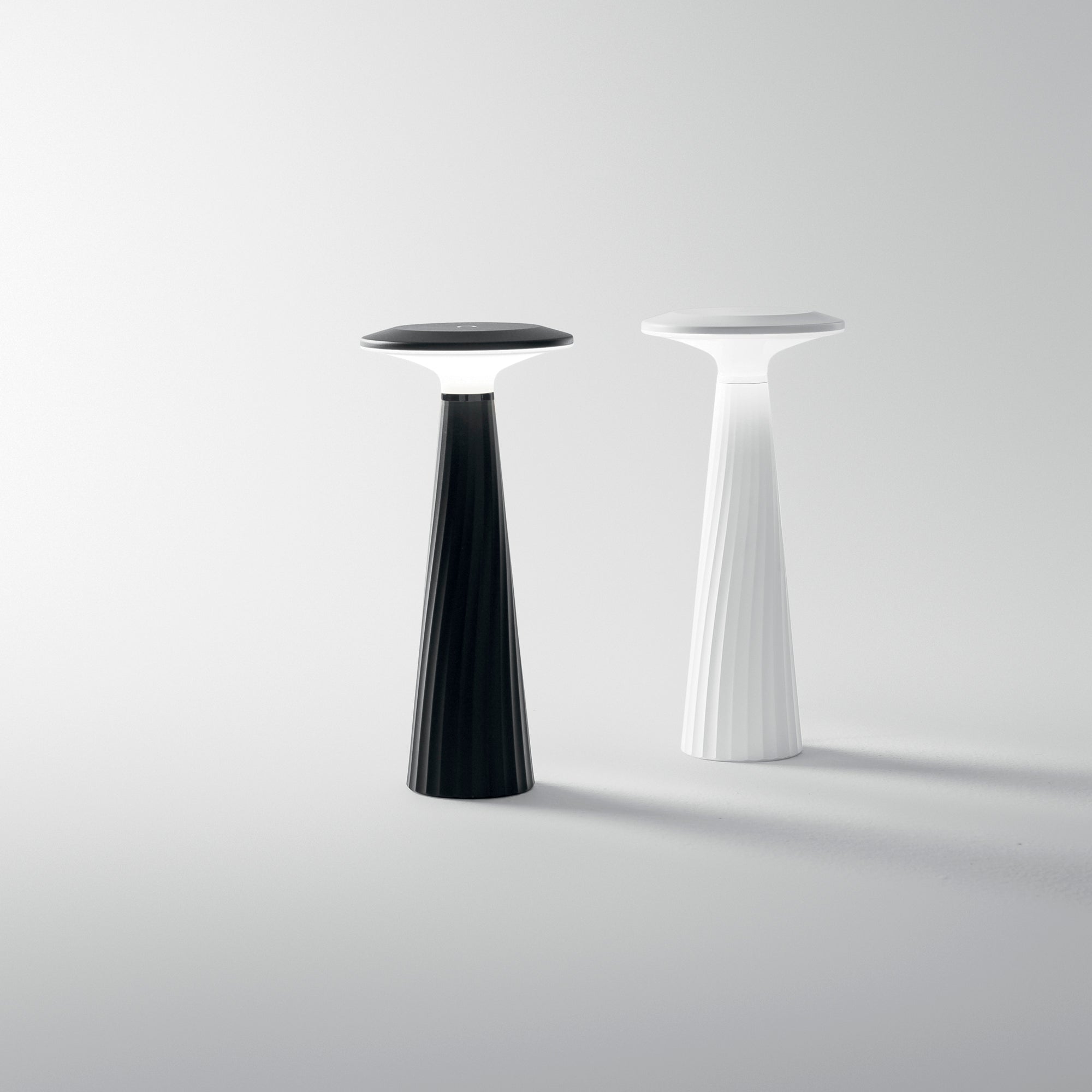 Lampada da tavolo LED BRIO ricaricabile e con touch dimmer - FT-FeelThe