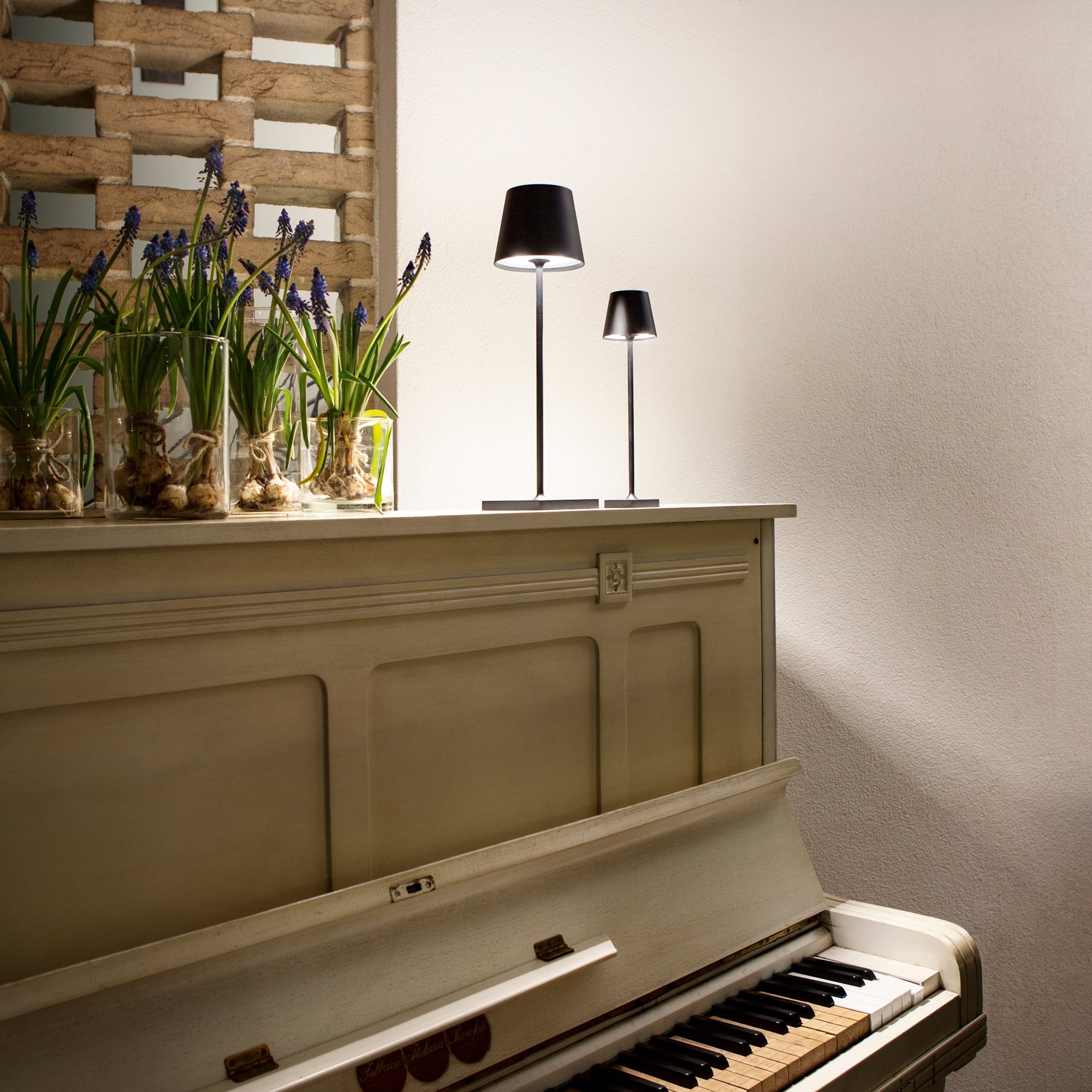 Lampada da tavolo LED DRINK mini ricaricabile