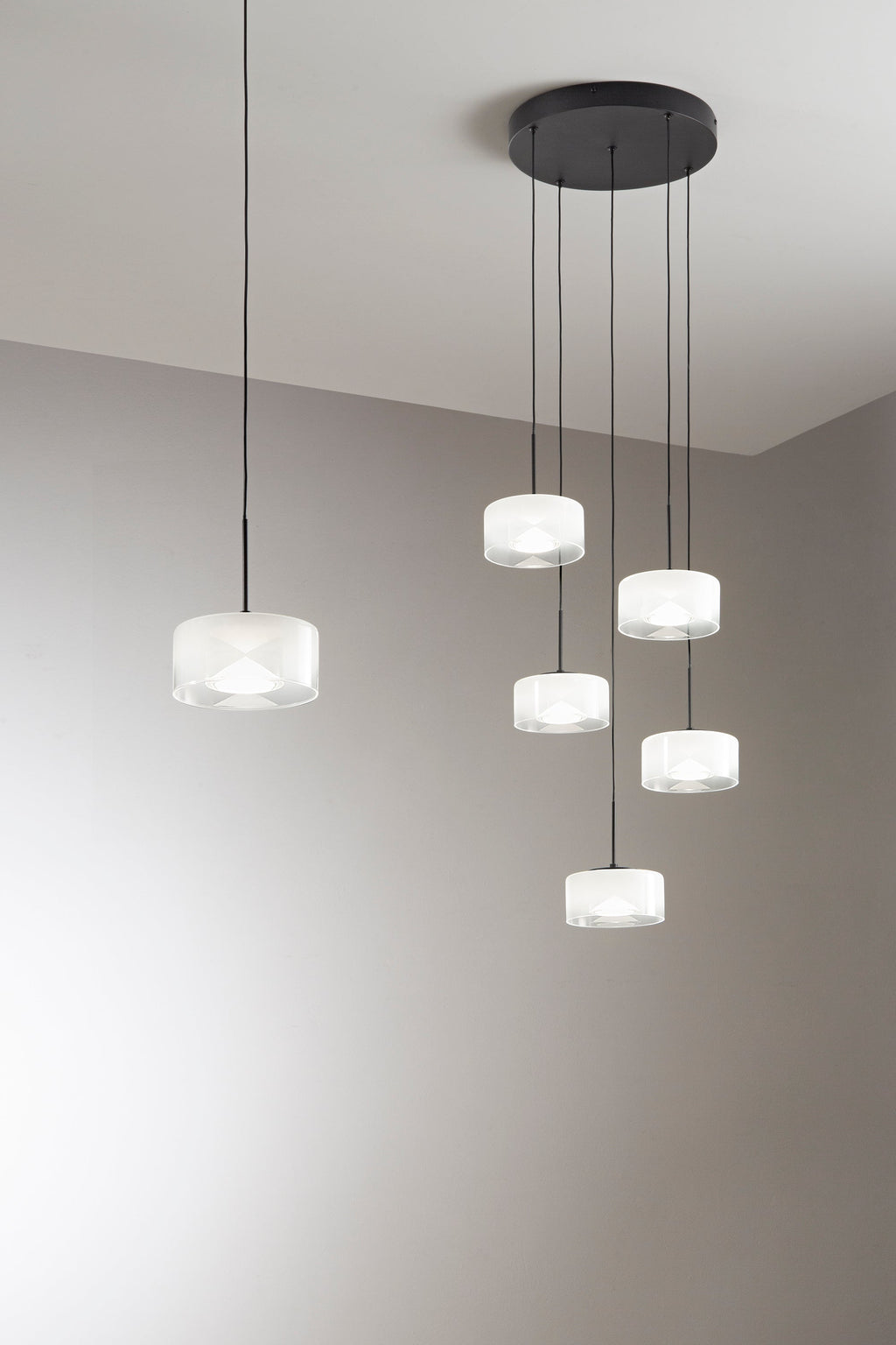 Sospensione EMILY con luce regolabile | FT Feel The