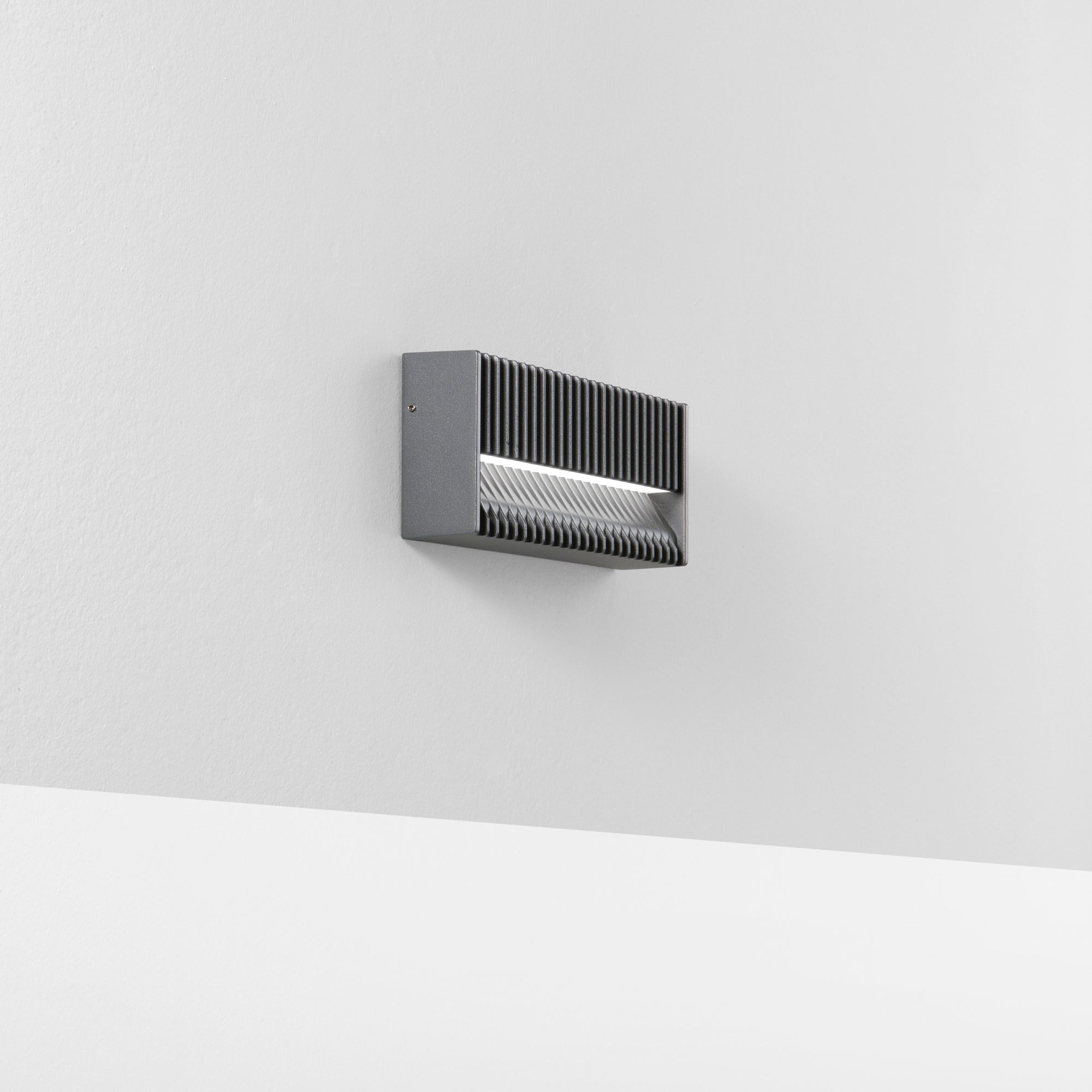 LUMINA LED outdoor wall light in CCT aluminum