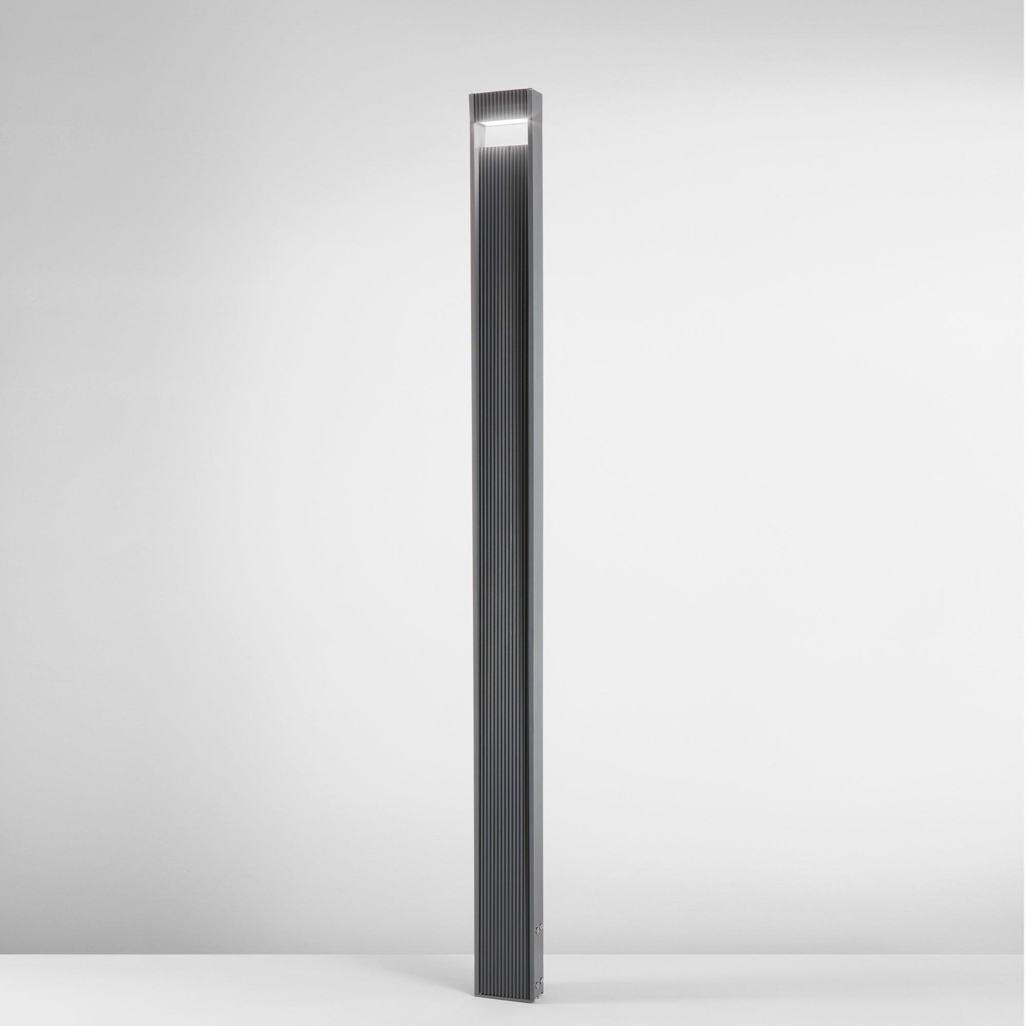 LUMINA LED outdoor pole in aluminum