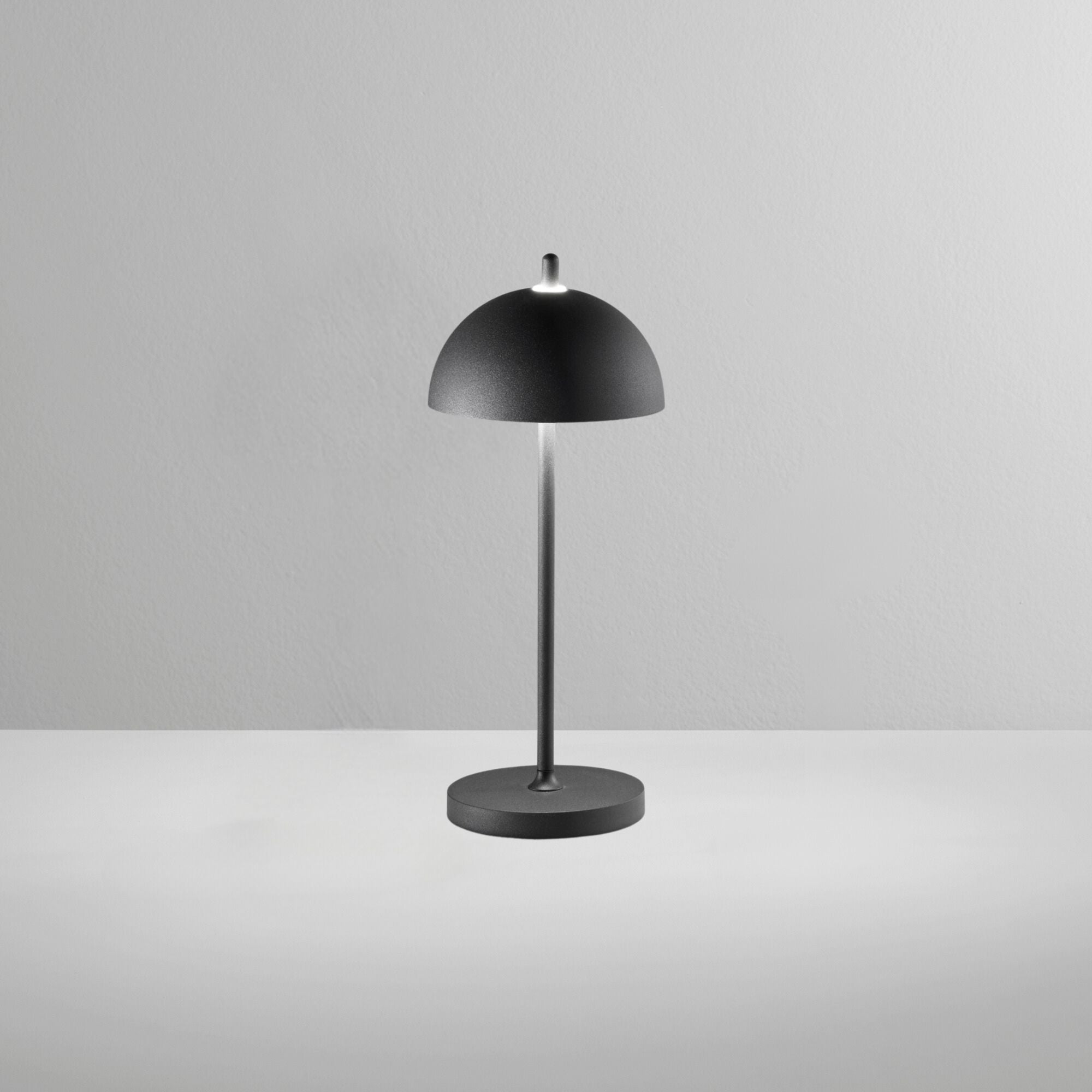 Lumetto LED PARTY ricaricabile da esterno in metallo 2,5W 3000K con dimmer 30 cm. - FT-FeelThe