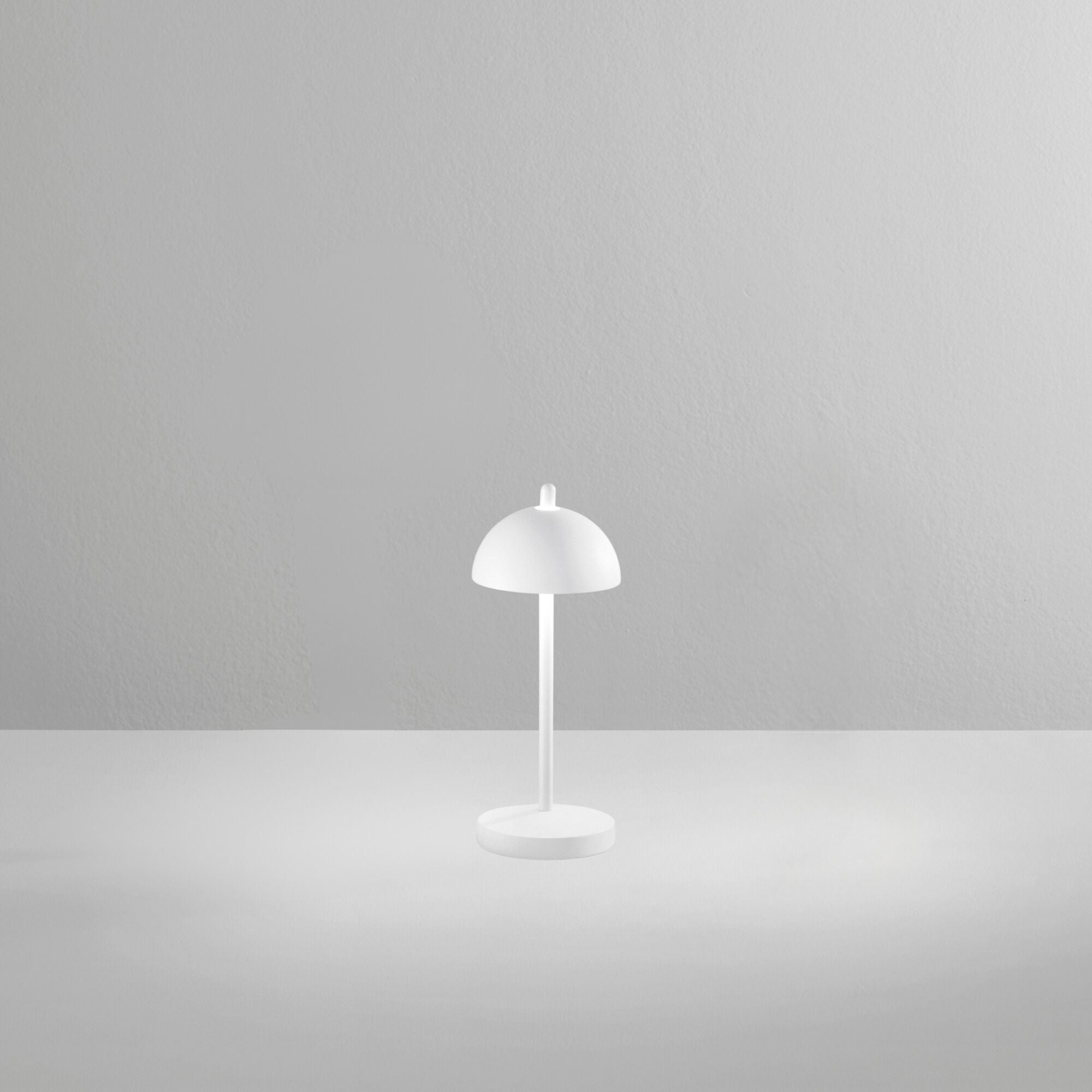 Lumetto LED PARTY ricaricabile da esterno in metallo 2,5W 3000K con dimmer 30 cm. - FT-FeelThe