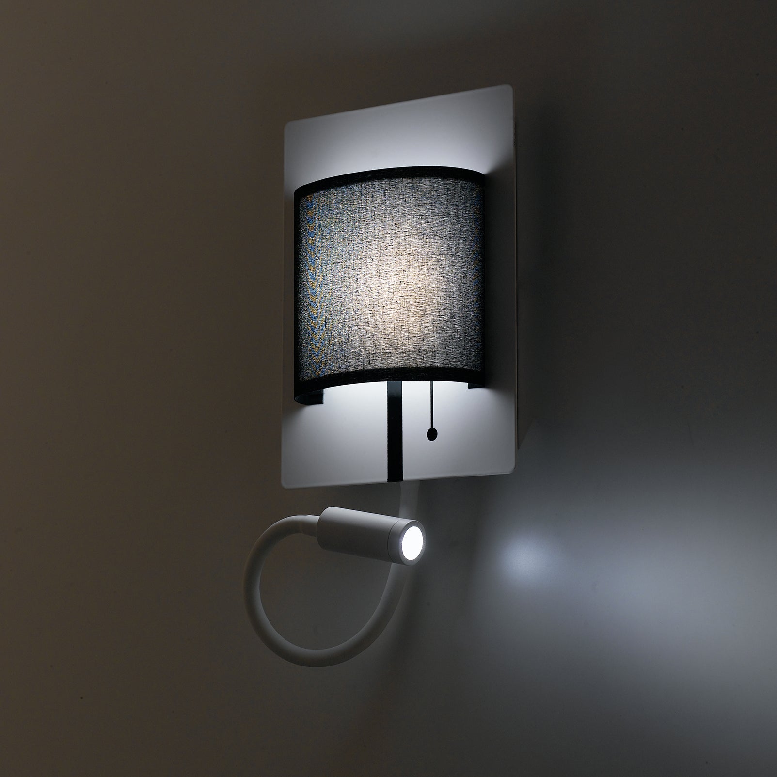 Applique LED POP in metallo e paralume in tessuto con luce da lettura orientabile - FT-FeelThe