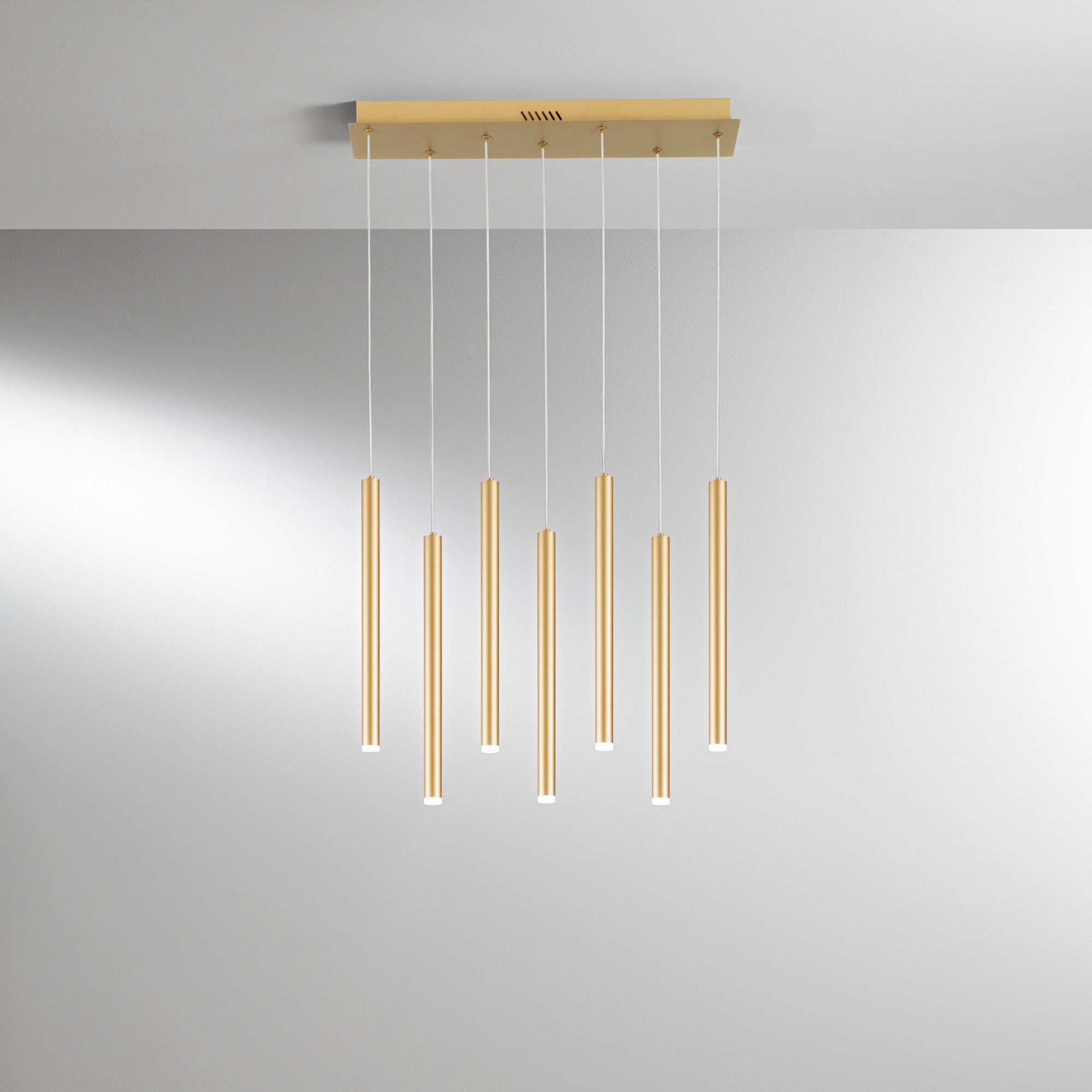 Sospensione LED PYPE con struttura tubolare lineare e interruttore CCT per la personalizzazione della temperatura colore - FT-FeelThe