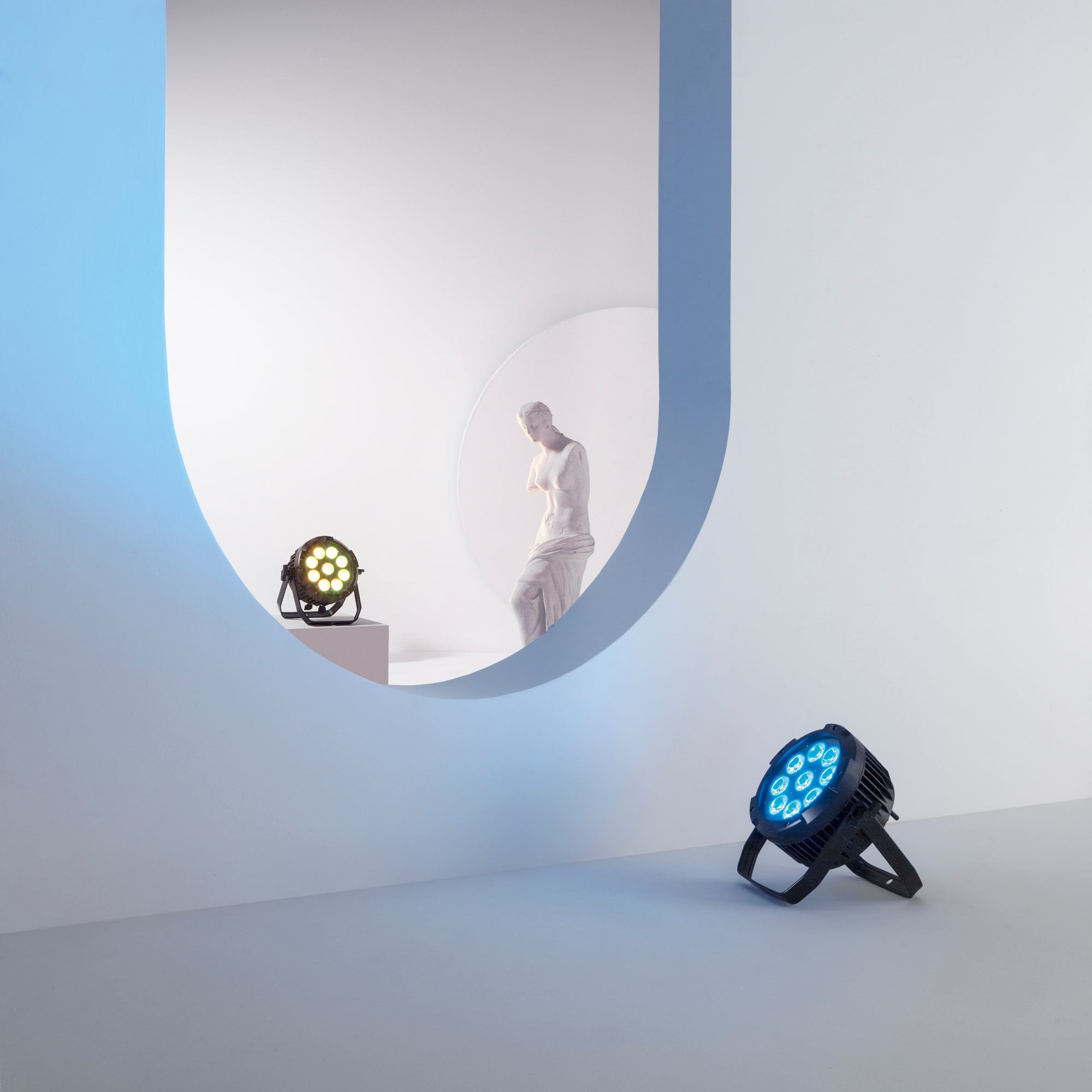 Proiettore LED SHOW ricaricabile per eventi 9x18W RGBW con Wi-Fi - FT-FeelThe