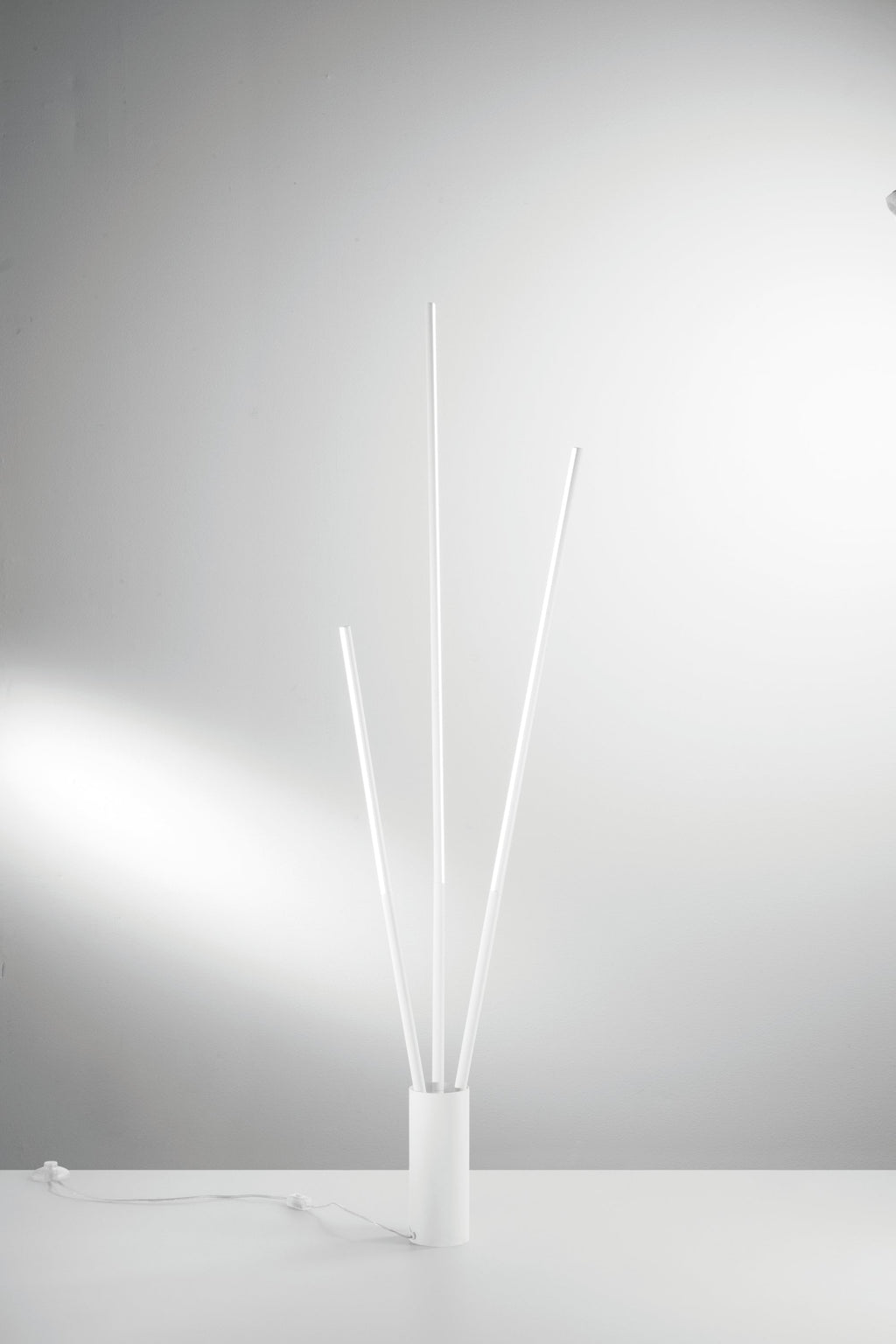 Piantana LED WANDS in metallo con diffusori orientabili CCT - FT-FeelThe