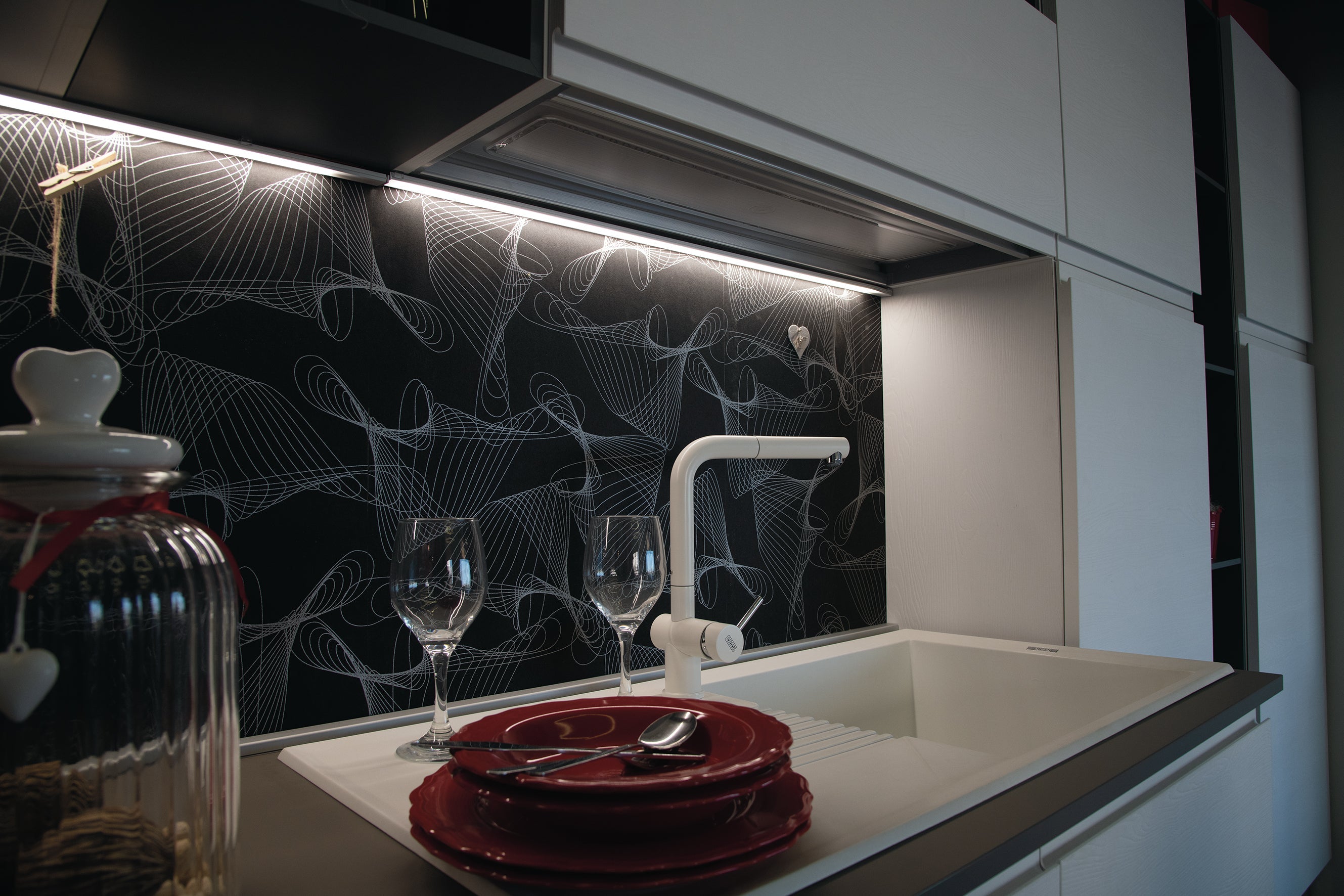 Barra sotto pensile touch LED Unix in alluminio nichel e diffusore in pc riflettente, luce naturale, 120/150/180 cm. - FT-FeelThe