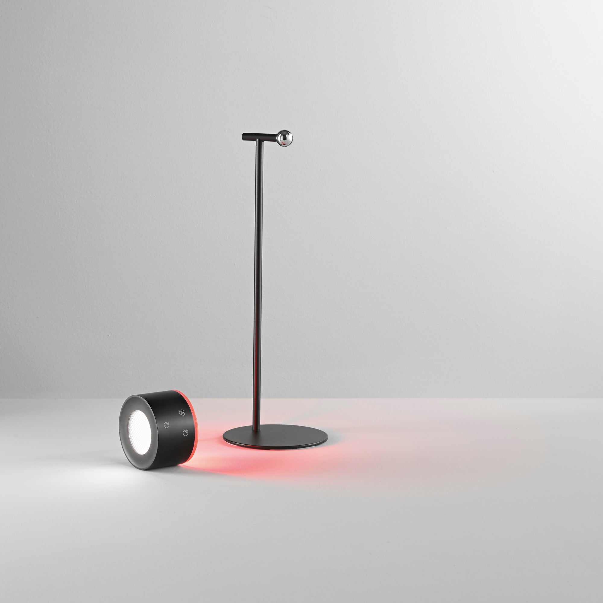 Lampada ricaricabile LED TESLA 4W con testa magnetica RGB+CCT - FT-FeelThe