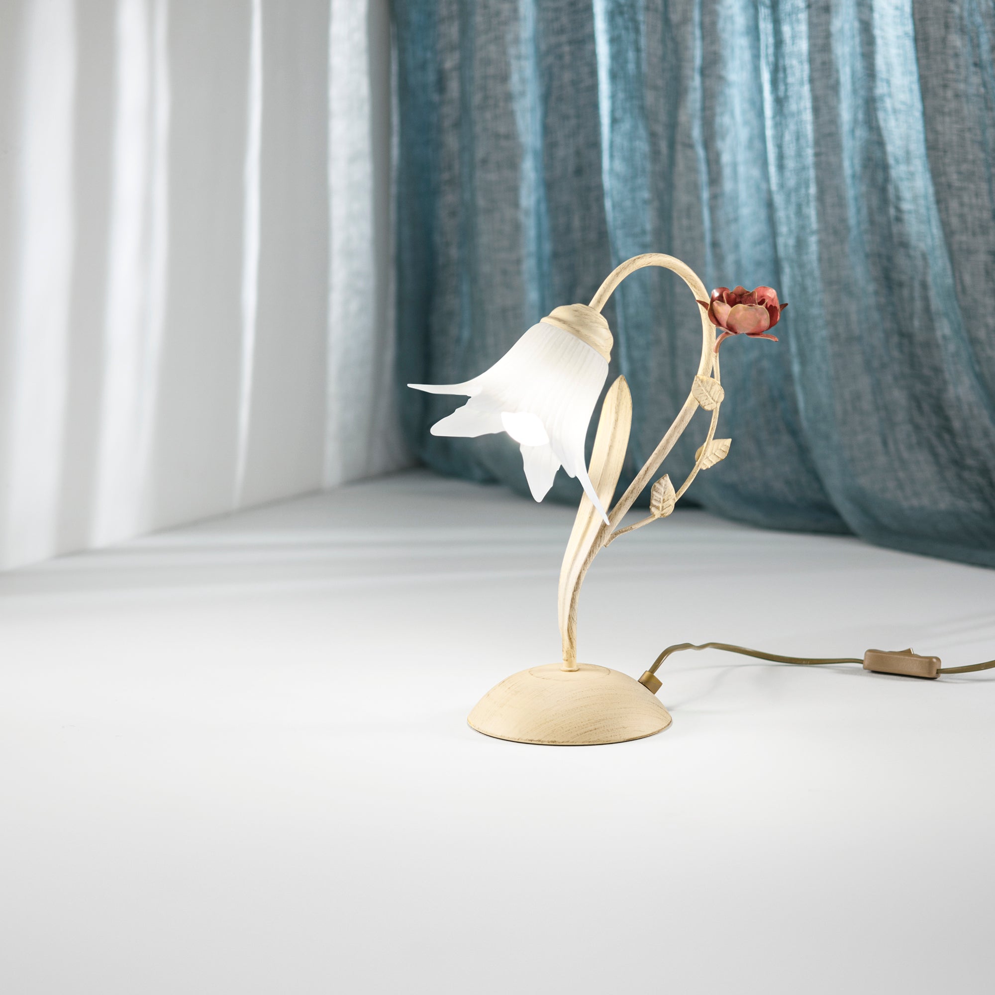 Lampada da tavolo ROSE con dettagli floreali - FT-FeelThe