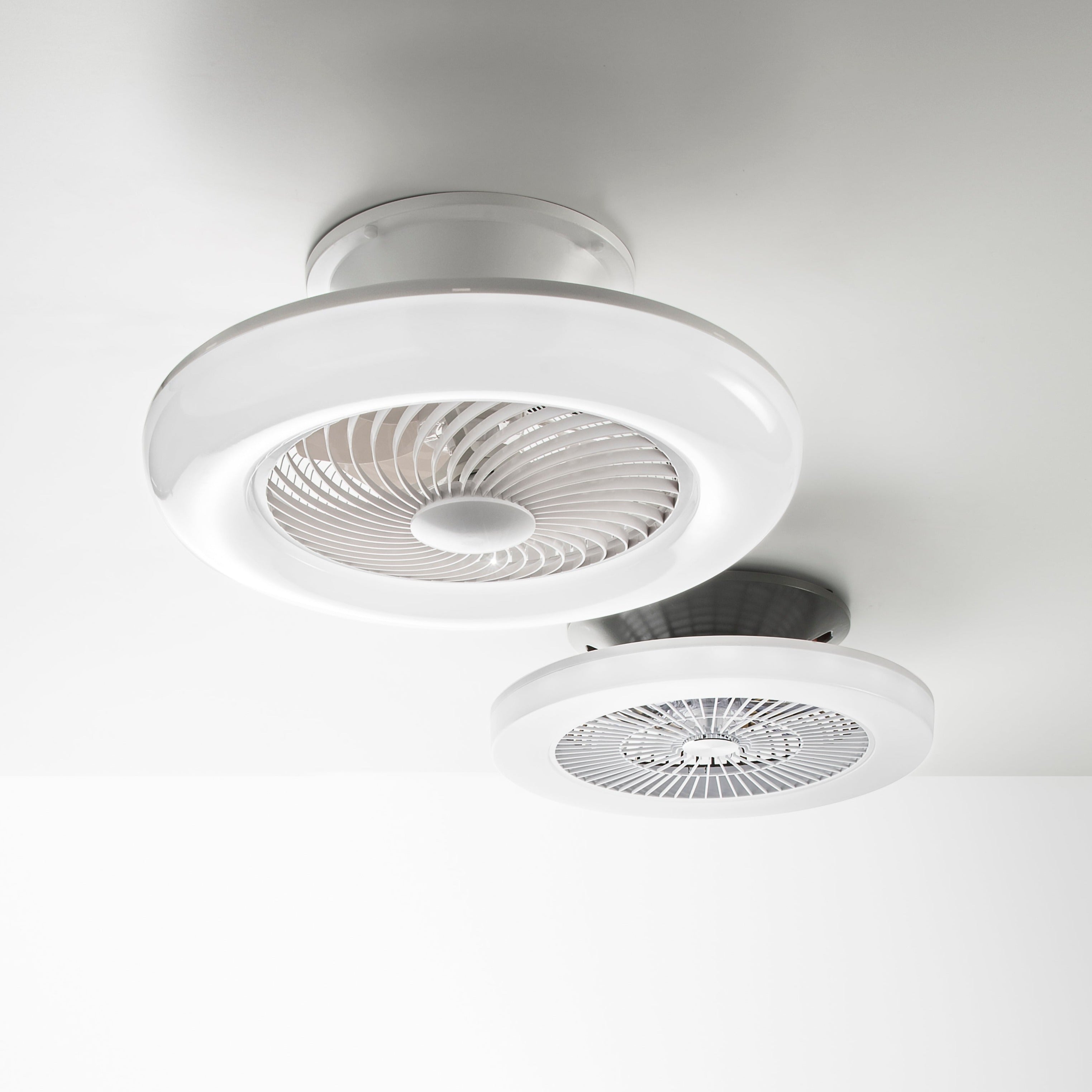 Plafoniera LED FOEHN 40W grigia con ventilatore 3 velocità con smart Wi-Fi e telecomando - FT-FeelThe