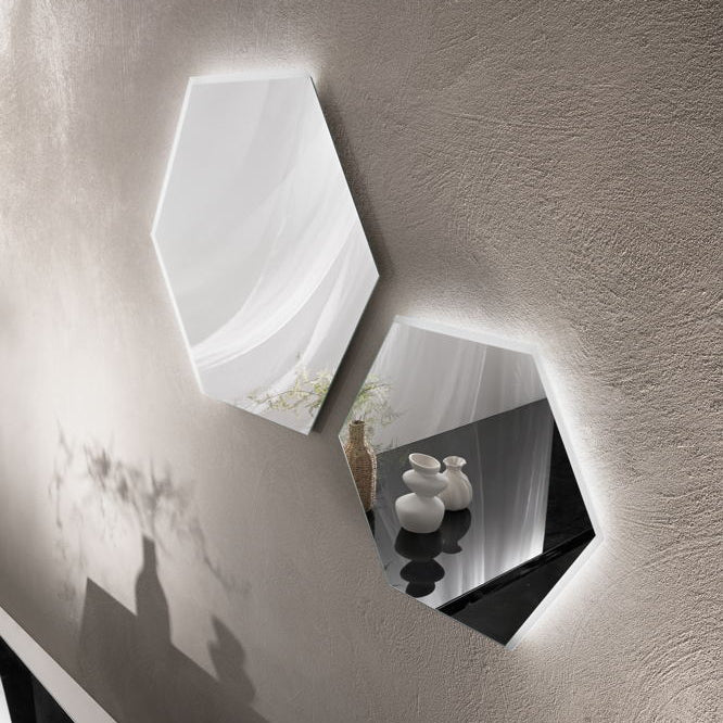 Specchio EXA esagonale con illuminazione a LED, bordo satinato, CCT 2 temperature